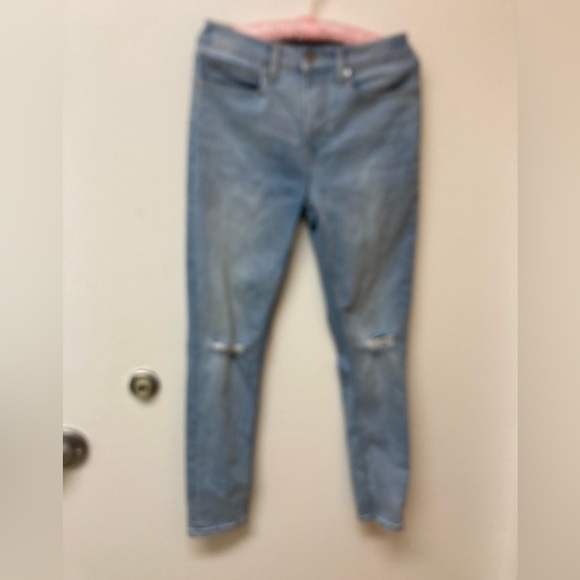 FREE ASSEMBLY Hifh Rise Skunny Jeans (8) - Picture 1 of 9